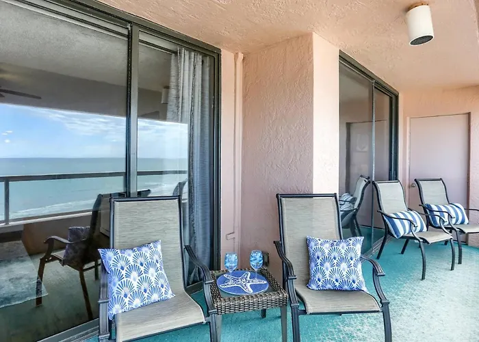 12b Crescent Club Holiday home *
